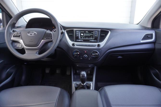 Hyundai Solaris II с пробегом 2017 года, цена 1 290 000 рублей, 52800 км, седан, Автокод Объявления
