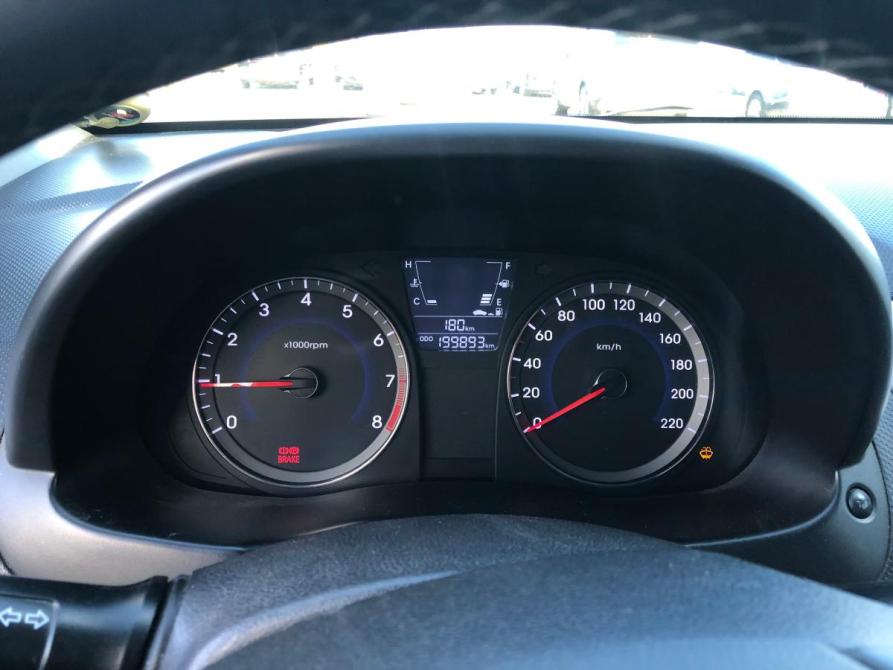 Hyundai Solaris I Курск  - изображение 12