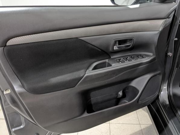 Mitsubishi Outlander III Рестайлинг 2 с пробегом 2018 года, цена 1 965 000 рублей, 136433 км, внедорожник, Автокод Объявления