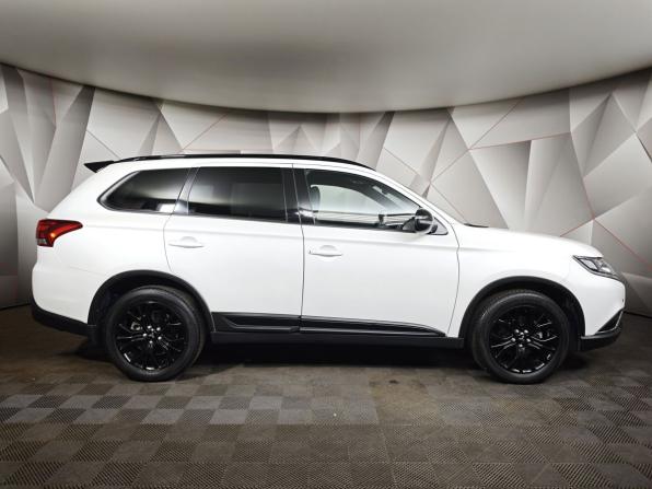 Mitsubishi Outlander III Рестайлинг 3 с пробегом 2022 года, цена 2 895 000 рублей, 30953 км, внедорожник, Автокод Объявления