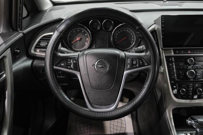 Opel Astra J Рестайлинг с пробегом 2011 года, цена 849 000 рублей, 200000 км, хэтчбек, Автокод Объявления