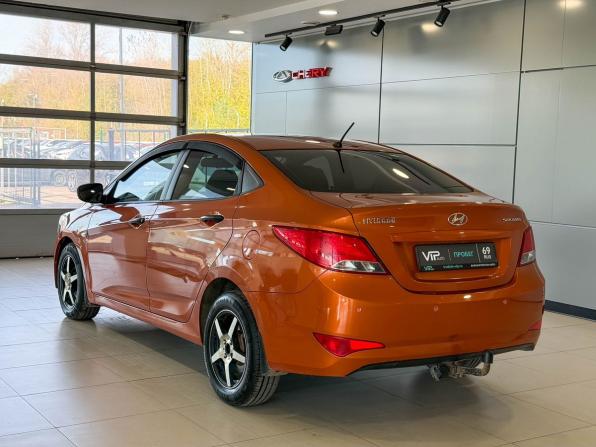 Hyundai Solaris I Рестайлинг с пробегом 2015 года, цена 1 047 000 рублей, 112807 км, седан, Автокод Объявления