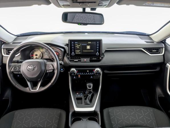 Toyota RAV4 V (XA50) с пробегом 2021 года, цена 3 350 000 рублей, 29900 км, внедорожник, Автокод Объявления