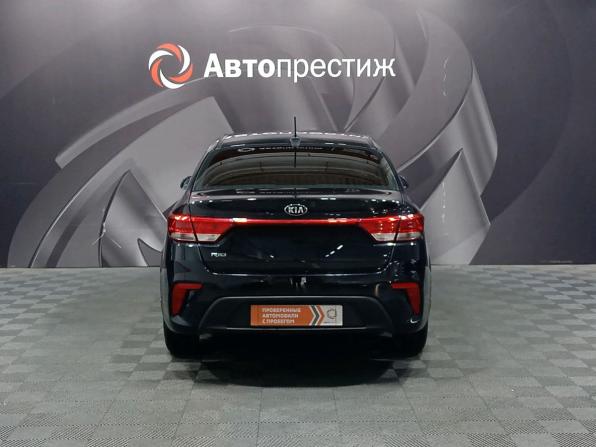 Kia Rio IV с пробегом 2018 года, цена 1 389 000 рублей, 46501 км, седан, Автокод Объявления
