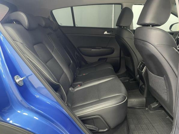 Kia Sportage IV Рестайлинг с пробегом 2020 года, цена 2 288 000 рублей, 176074 км, внедорожник, Автокод Объявления