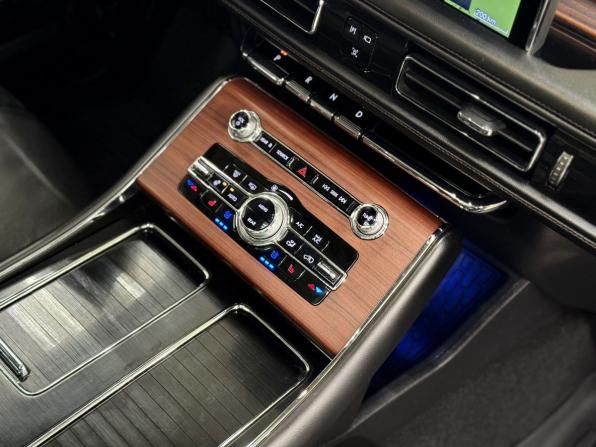 Lincoln Aviator II с пробегом 2022 года, цена 4 500 000 рублей, 159574 км, внедорожник, Автокод Объявления