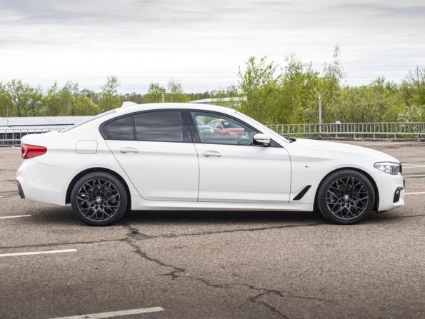 BMW 5 серии VII (G30/G31/G38) с пробегом 2018 года, цена 3 079 000 рублей, 131911 км, седан, Автокод Объявления