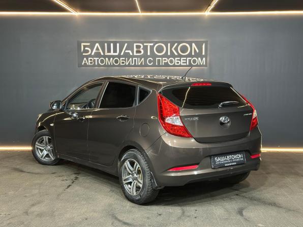 Hyundai Solaris I Рестайлинг с пробегом 2015 года, цена 885 000 рублей, 139633 км, хэтчбек, Автокод Объявления
