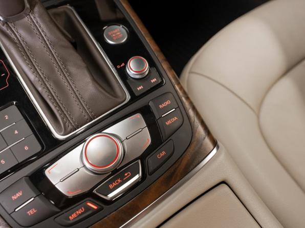 Audi A6 IV (C7) Рестайлинг с пробегом 2015 года, цена 2 100 000 рублей, 166843 км, седан, Автокод Объявления