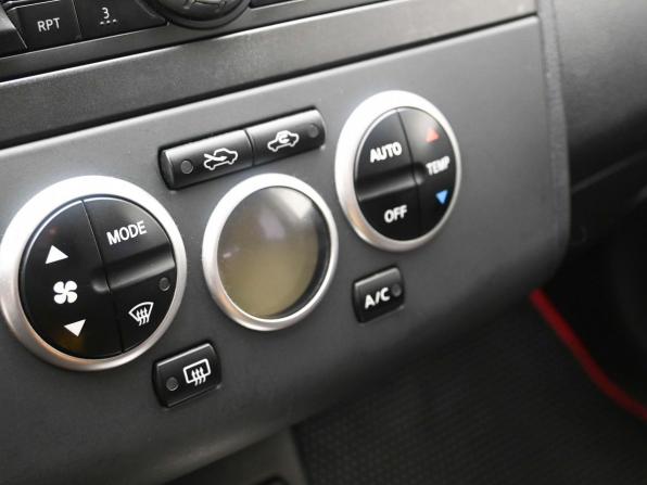 Nissan Tiida I Рестайлинг с пробегом 2010 года, цена 789 000 рублей, 238305 км, хэтчбек, Автокод Объявления