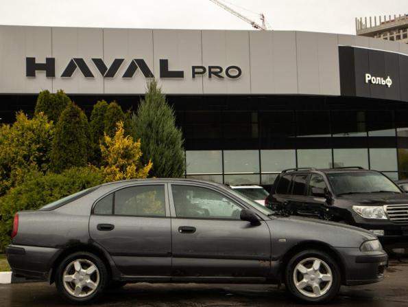 Mitsubishi Carisma I Рестайлинг с пробегом 2002 года, цена 208 000 рублей, 319529 км, седан, Автокод Объявления