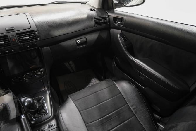 Toyota Avensis II Рестайлинг с пробегом 2006 года, цена 619 000 рублей, 330000 км, седан, Автокод Объявления