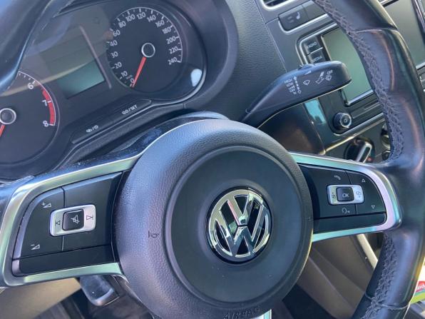 Volkswagen Polo V Рестайлинг с пробегом 2019 года, цена 1 325 000 рублей, 134361 км, седан, Автокод Объявления