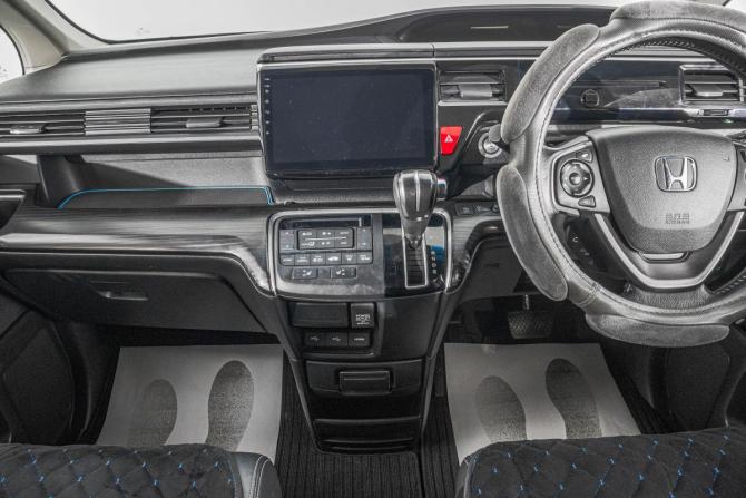 Honda Stepwgn V с пробегом 2015 года, цена 1 749 000 рублей, 162000 км, минивэн, Автокод Объявления