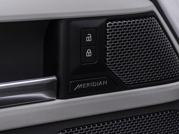 Land Rover Defender II с пробегом 2021 года, цена 7 298 000 рублей, 72000 км, внедорожник, Автокод Объявления