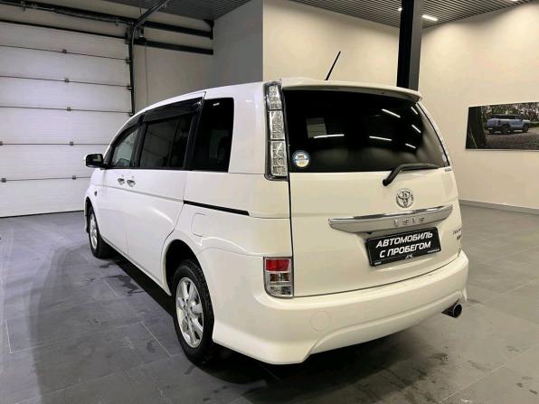 Toyota ISis I Рестайлинг с пробегом 2011 года, цена 879 000 рублей, 317914 км, компактвэн, Автокод Объявления