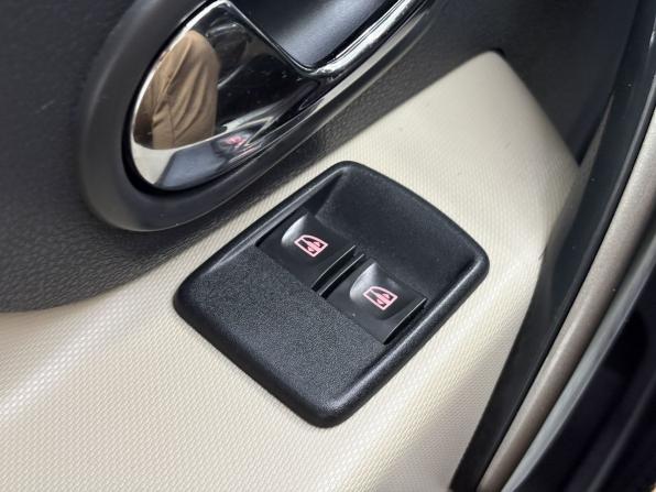 Renault Logan II с пробегом 2015 года, цена 899 000 рублей, 119339 км, седан, Автокод Объявления