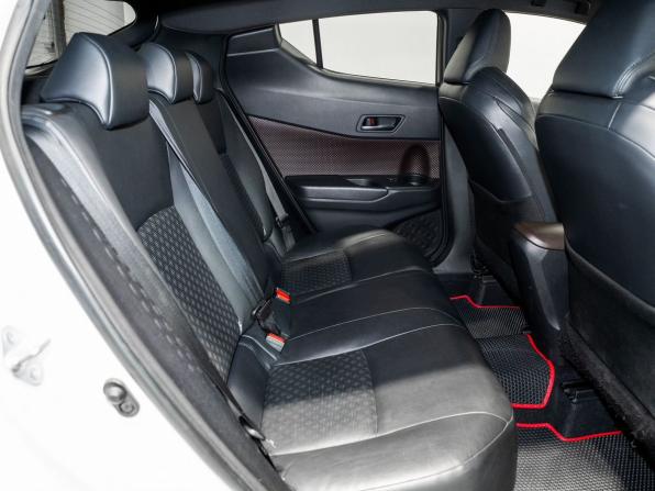Toyota C-HR I с пробегом 2016 года, цена 1 735 000 рублей, 115507 км, внедорожник, Автокод Объявления