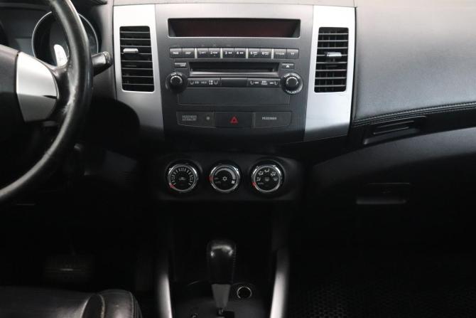 Mitsubishi Outlander II Рестайлинг с пробегом 2011 года, цена 861 000 рублей, 284899 км, внедорожник, Автокод Объявления