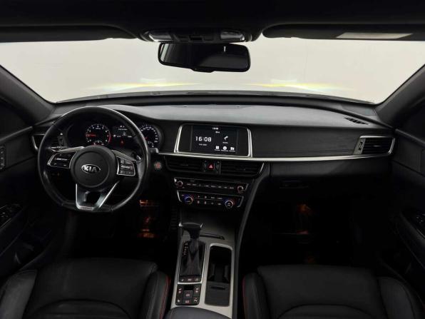 Kia Optima IV Рестайлинг с пробегом 2018 года, цена 2 045 000 рублей, 102393 км, седан, Автокод Объявления