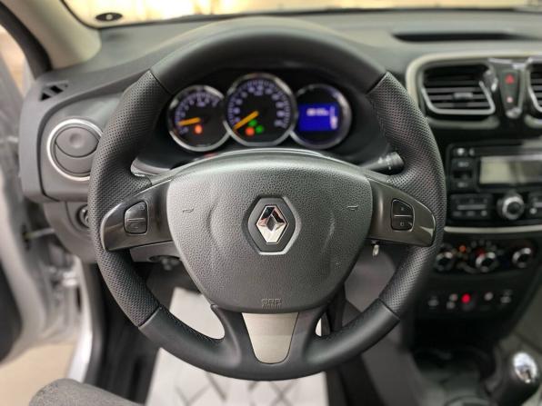 Renault Logan II с пробегом 2015 года, цена 750 000 рублей, 88155 км, седан, Автокод Объявления