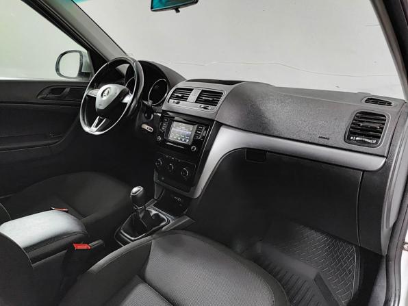 Skoda Yeti I Рестайлинг с пробегом 2016 года, цена 1 210 000 рублей, 181181 км, внедорожник, Автокод Объявления