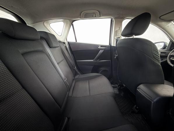 Mazda 3 II (BL) Рестайлинг с пробегом 2012 года, цена 675 000 рублей, 301689 км, хэтчбек, Автокод Объявления