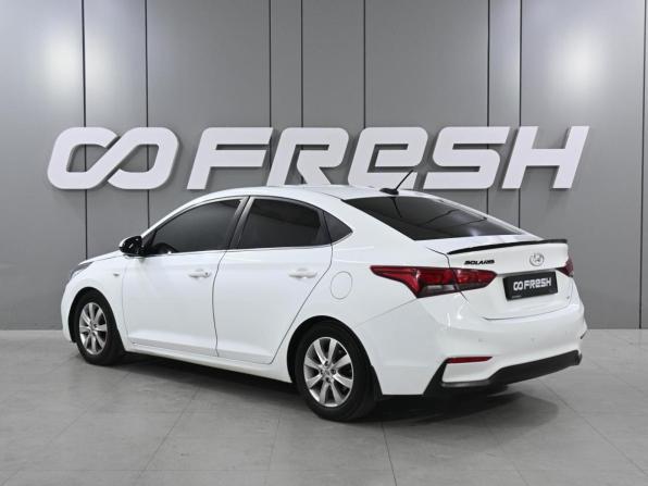 Hyundai Solaris II с пробегом 2018 года, цена 1 355 000 рублей, 194694 км, седан, Автокод Объявления
