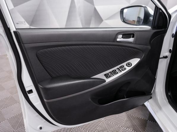 Hyundai Solaris I Рестайлинг с пробегом 2014 года, цена 738 000 рублей, 160000 км, седан, Автокод Объявления