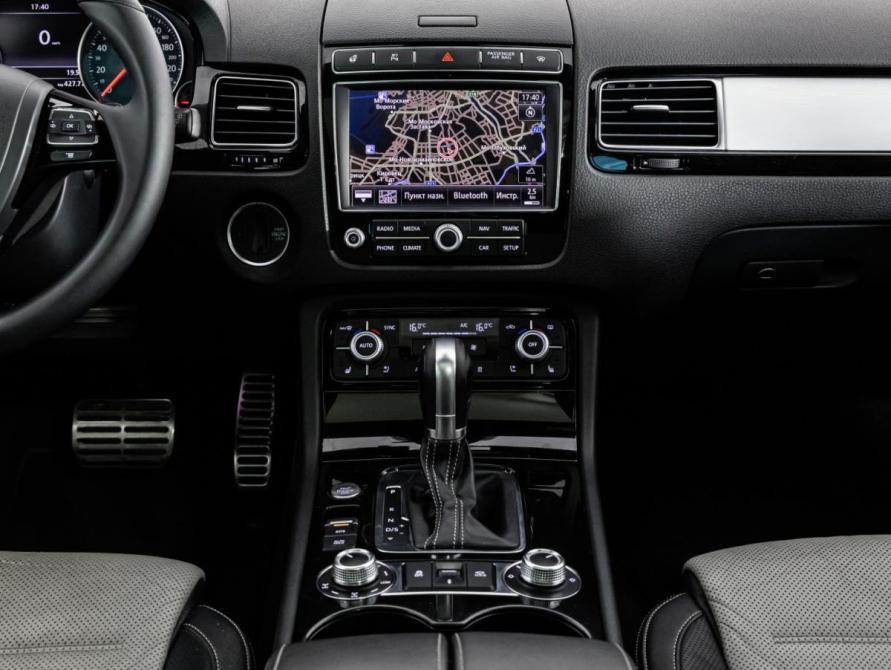 Volkswagen Touareg II Рестайлинг Санкт-Петербург  - изображение 13
