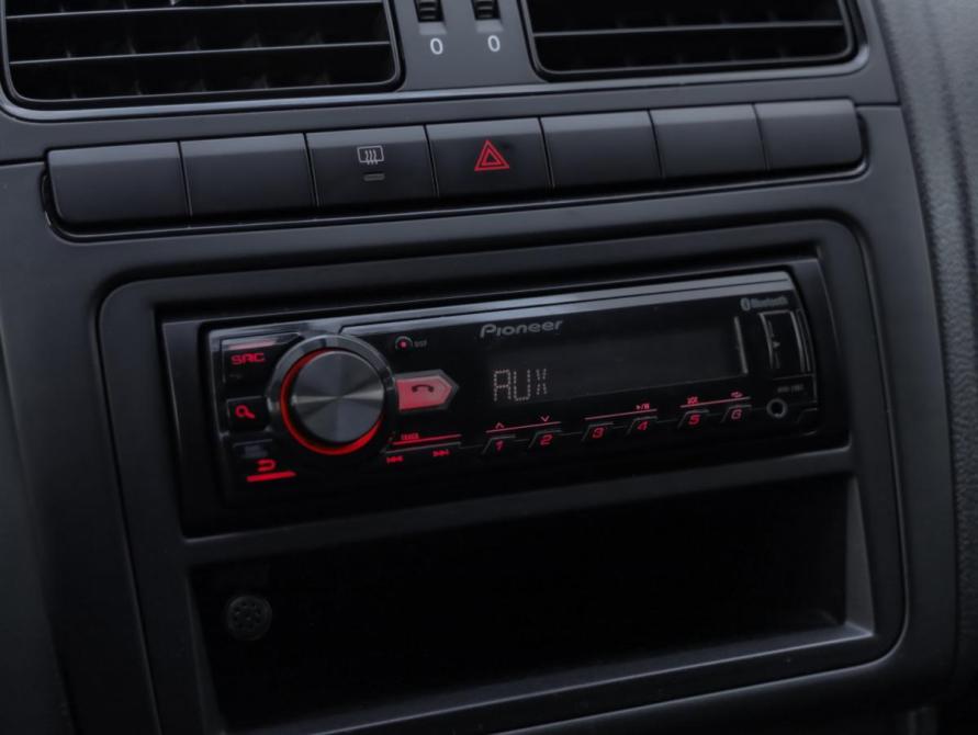 Volkswagen Polo V Рестайлинг Санкт-Петербург  - изображение 14