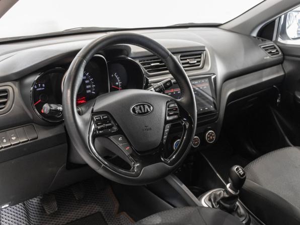 Kia Rio III Рестайлинг с пробегом 2016 года, цена 953 400 рублей, 178000 км, седан, Автокод Объявления