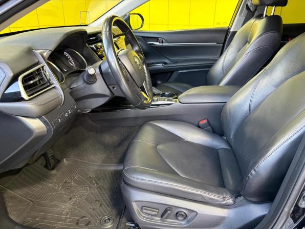 Toyota Camry VIII (XV70) с пробегом 2019 года, цена 2 429 000 рублей, 99990 км, седан, Автокод Объявления