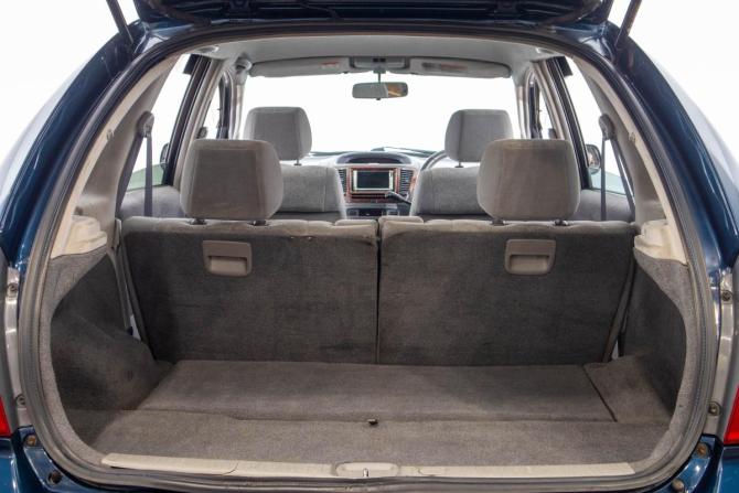 Toyota Nadia с пробегом 2001 года, цена 669 000 рублей, 295300 км, компактвэн, Автокод Объявления