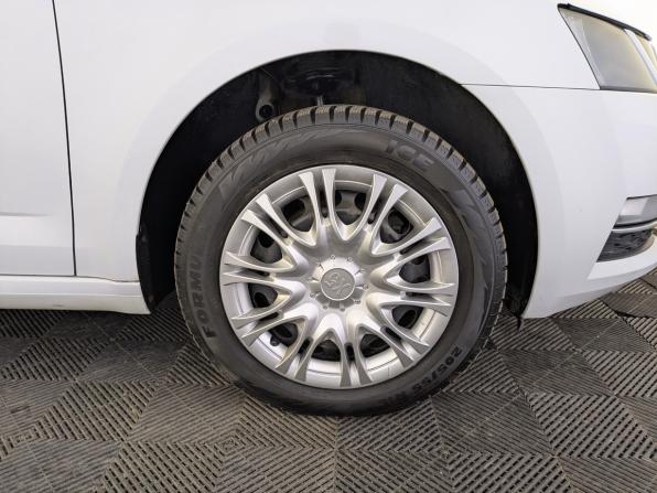 Skoda Octavia III (A7) Рестайлинг с пробегом 2019 года, цена 1 725 000 рублей, 107653 км, лифтбек, Автокод Объявления