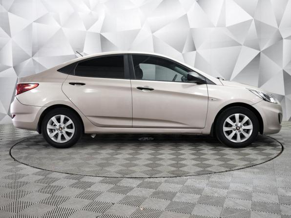 Hyundai Solaris I с пробегом 2013 года, цена 635 000 рублей, 189000 км, седан, Автокод Объявления