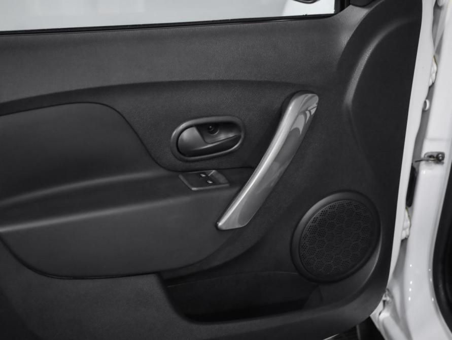 Renault Logan II Рестайлинг Санкт-Петербург  - изображение 16
