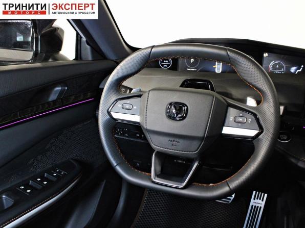Changan UNI-V I с пробегом 2024 года, цена 2 497 000 рублей, 21820 км, лифтбек, Автокод Объявления