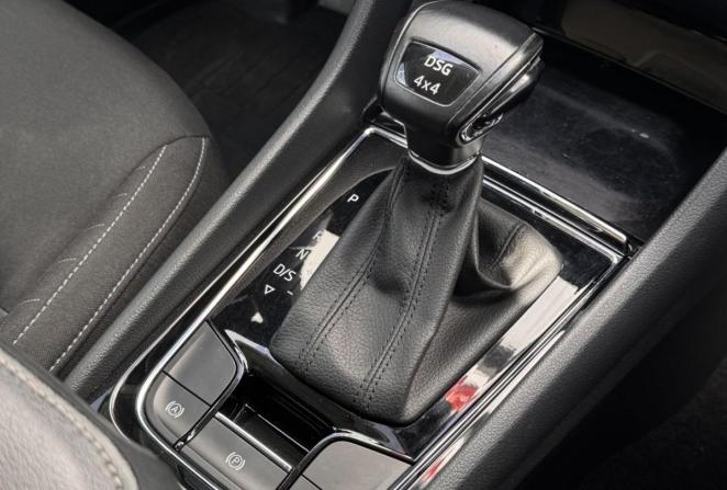 Skoda Karoq I с пробегом 2022 года, цена 2 690 000 рублей, 83025 км, внедорожник, Автокод Объявления