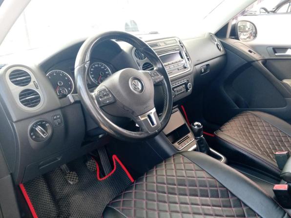 Volkswagen Tiguan I Рестайлинг с пробегом 2013 года, цена 953 000 рублей, 288554 км, внедорожник, Автокод Объявления