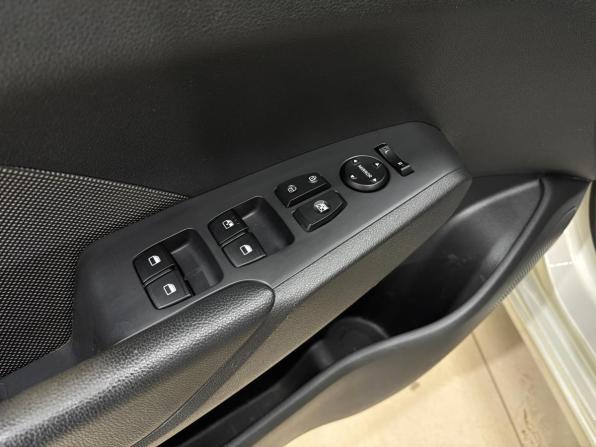 Hyundai Solaris II с пробегом 2018 года, цена 1 444 000 рублей, 78104 км, седан, Автокод Объявления