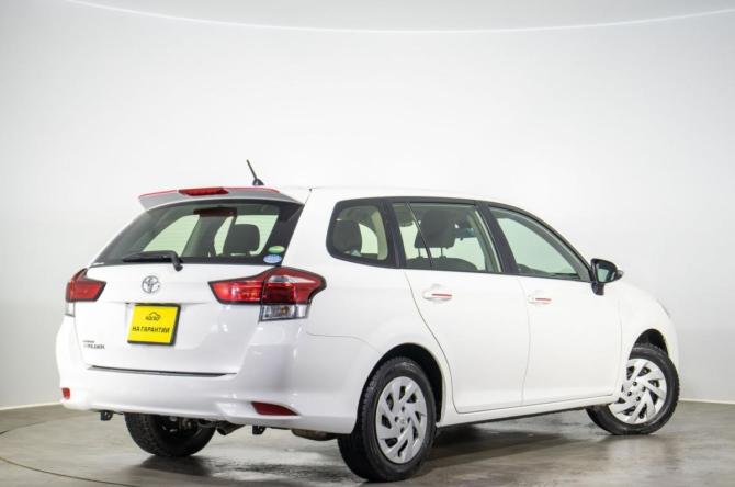 Toyota Corolla XI (E160 E170) Рестайлинг 2 с пробегом 2018 года, цена 1 499 000 рублей, 82000 км, универсал, Автокод Объявления