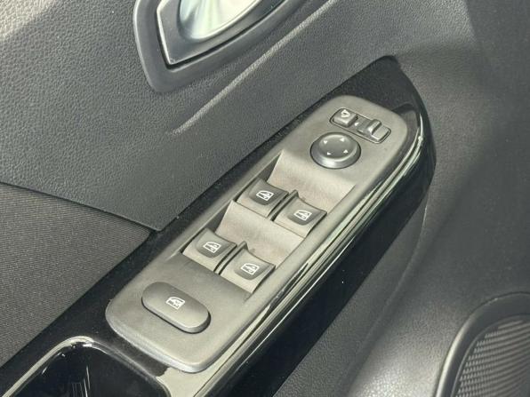 Renault Kaptur I Рестайлинг с пробегом 2021 года, цена 1 600 000 рублей, 97075 км, внедорожник, Автокод Объявления