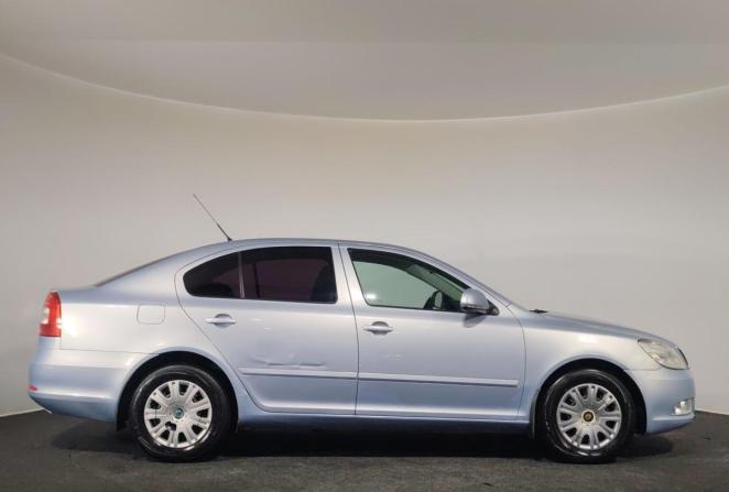 Skoda Octavia II (A5) Рестайлинг с пробегом 2009 года, цена 575 000 рублей, 214270 км, лифтбек, Автокод Объявления