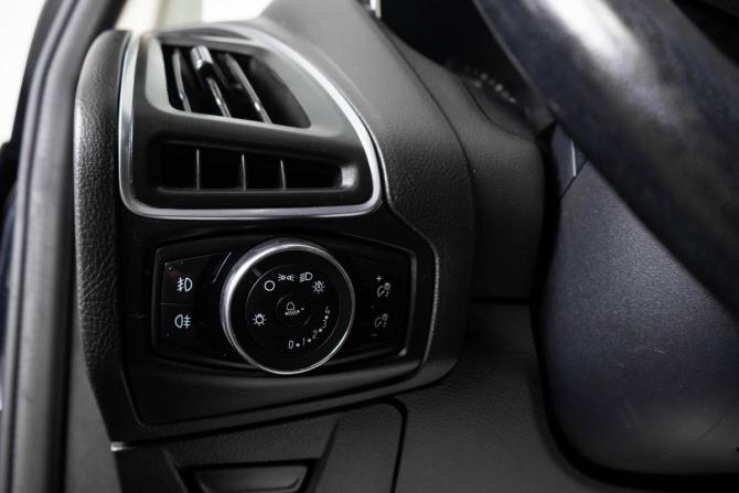 Ford Focus III с пробегом 2013 года, цена 679 000 рублей, 255635 км, хэтчбек, Автокод Объявления