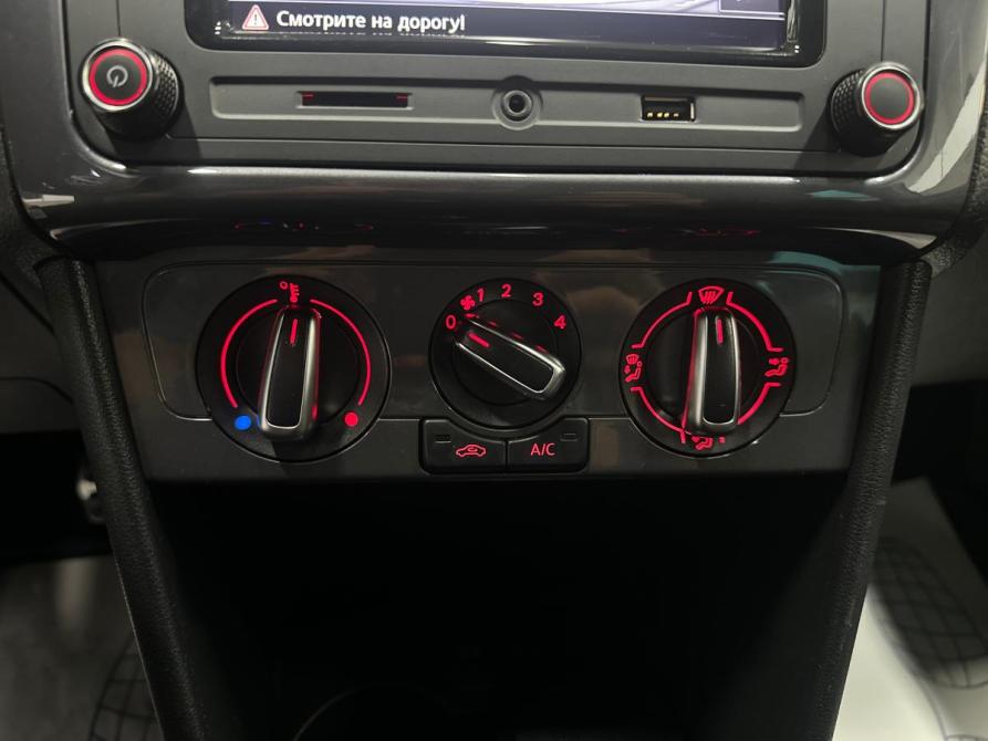 Volkswagen Polo V Рестайлинг Санкт-Петербург  - изображение 24