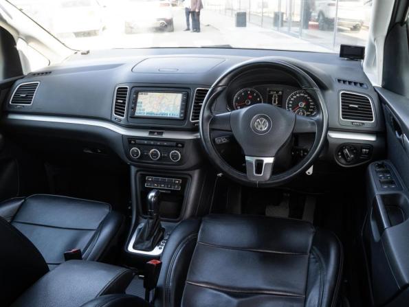 Volkswagen Sharan II с пробегом 2013 года, цена 1 365 000 рублей, 93594 км, минивэн, Автокод Объявления