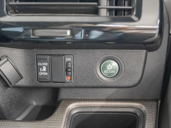 Honda Stepwgn V Рестайлинг с пробегом 2019 года, цена 1 750 000 рублей, 103555 км, минивэн, Автокод Объявления