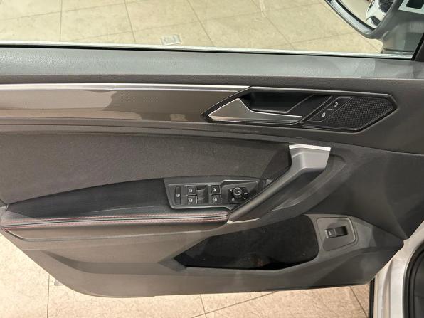Volkswagen Tiguan II с пробегом 2018 года, цена 2 419 000 рублей, 125876 км, внедорожник, Автокод Объявления
