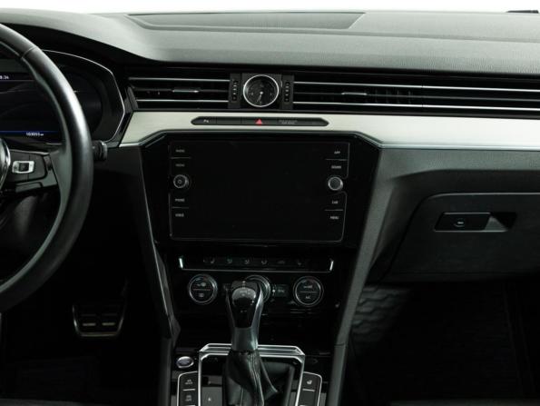Volkswagen Passat B8 с пробегом 2019 года, цена 2 549 700 рублей, 102998 км, седан, Автокод Объявления